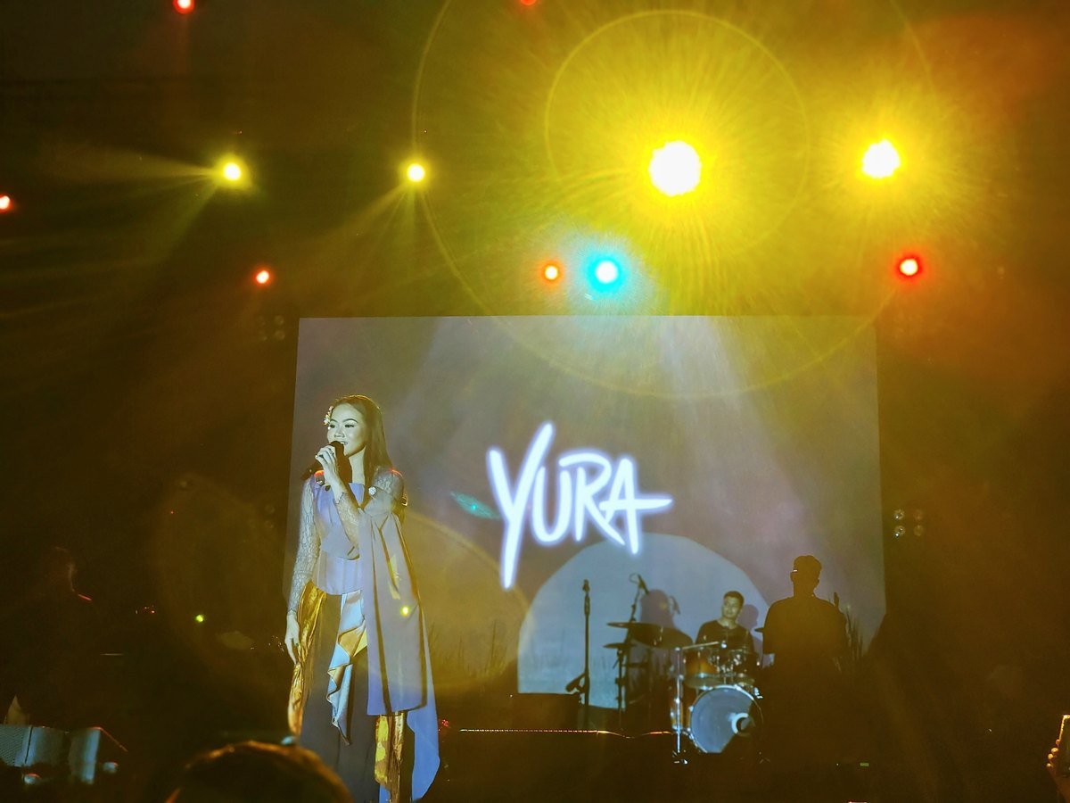 Foto arsip: Yura Yunita tampil dalam konser pada 19 Agustus 2022. Foto: Aswandi Jusbah17/Wikimedia Commons, CC BY-SA 4.0.